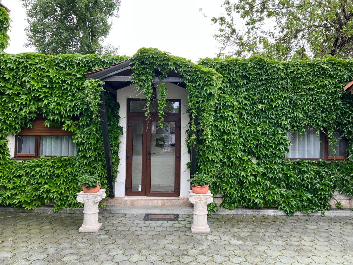 Vila Toscana Тимишоара Экстерьер фото
